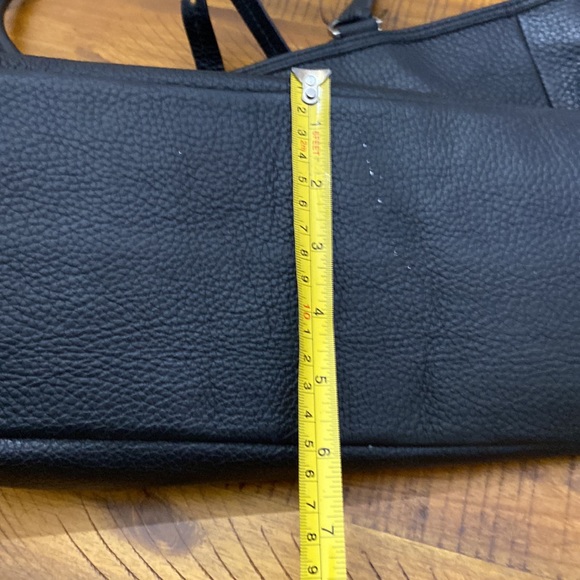 Guia’s Italy Leather Shoulder Bag - Picture 16 of 16